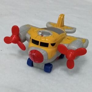 GeoTRAX Coastal Winds Airport Replacement Yellow and Red Toy Airplane G5760